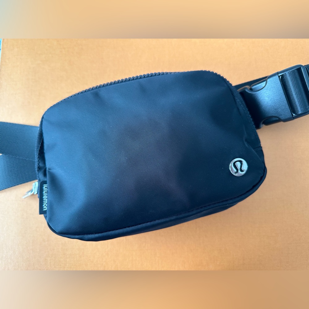 Lululemon belt bag